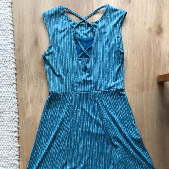 Title Nine dress - Picture 2 of 4